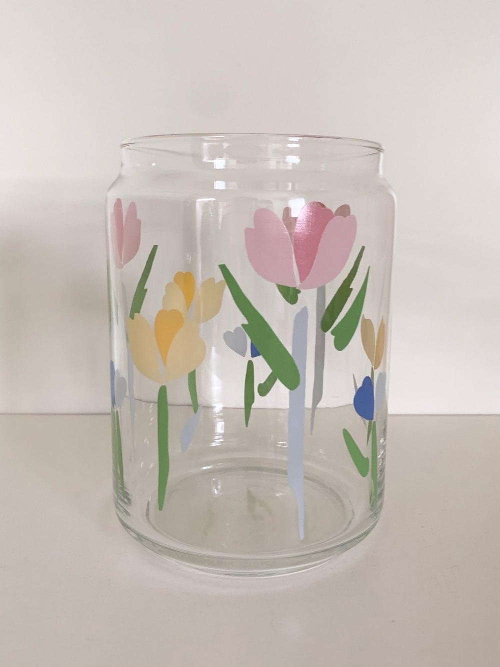 Hold Vintage glass tulip vase